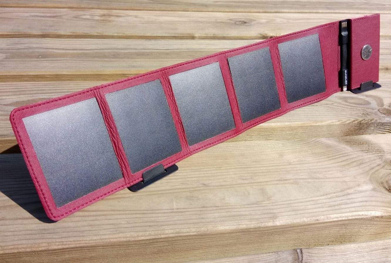 Sunslice Inclination systeem -beste-zonneoplader-voor-telefoon-met-zonnebatterij-solar-powerbank-voor-camping-hiking-iPhone