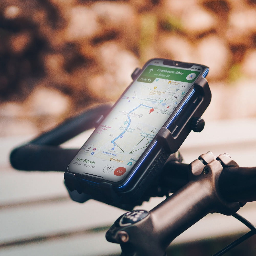 Bike and motorbike phone mount with integrated powerbank